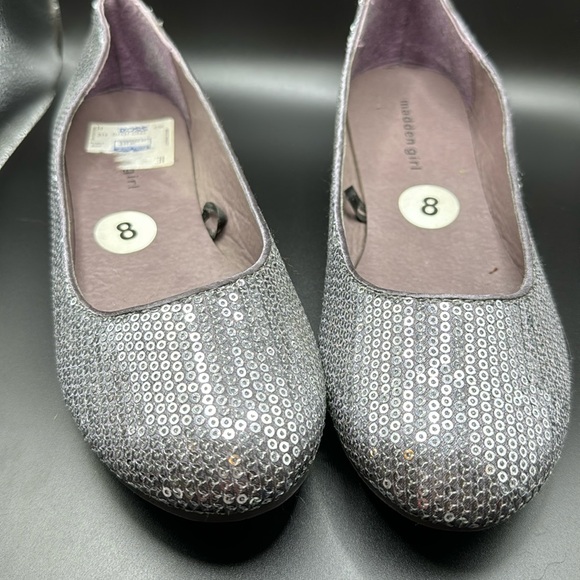Madden Girl silver sequin ballet flats size 8 nwot - Picture 2 of 3